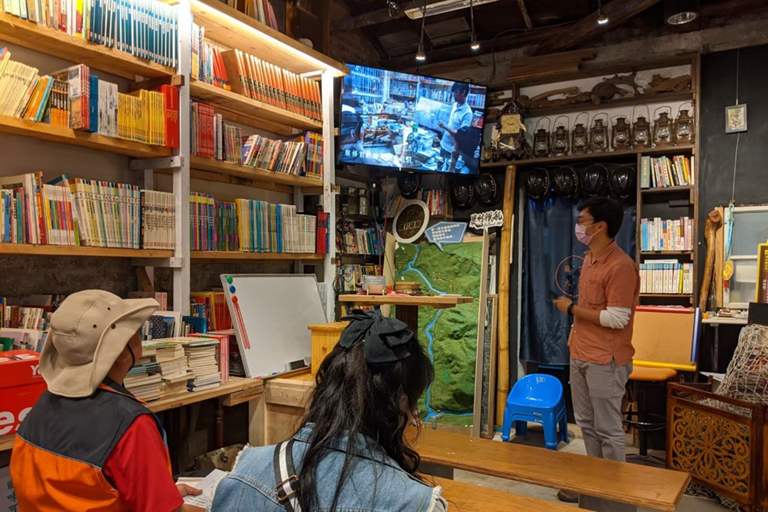 4-2-2 與淡蘭職人百大青農葉家豪 在石碇螢火蟲書屋支持偏鄉教育與在地永續發展